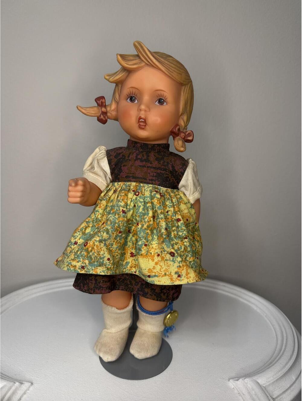 Vintage Goebel M.I. Hummel Germany 11” Doll Original Tag & Outfit West Germany